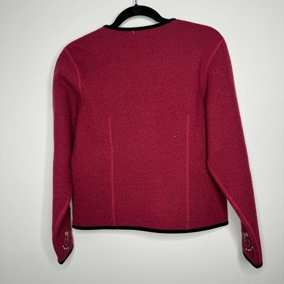 Icelandic Design red floral design wool button front sweater jacket - Picture 7 of 9